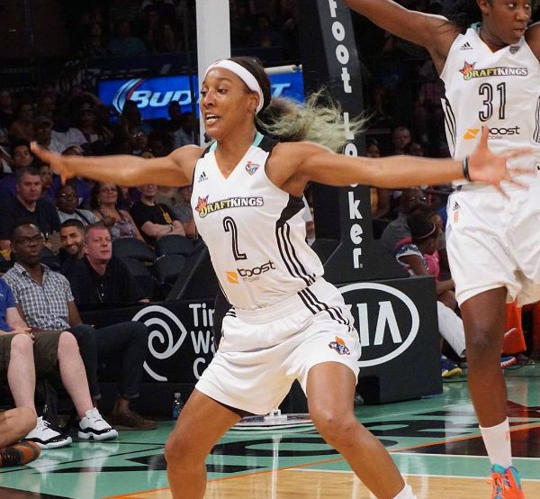 Candice Wiggins New York Liberty Game 08022015 600x554